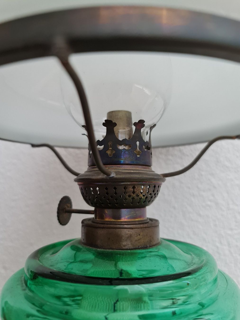 Lampade: Antike Petroleumleuchte, Original, Glas, Opalinglas – Usato da Thun venduto da Lieblingsblume 3