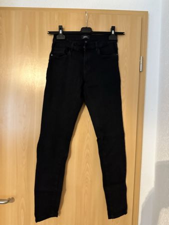Schwarze ONLY Jeans Gr. 32 Damenhose Skinny Fit
