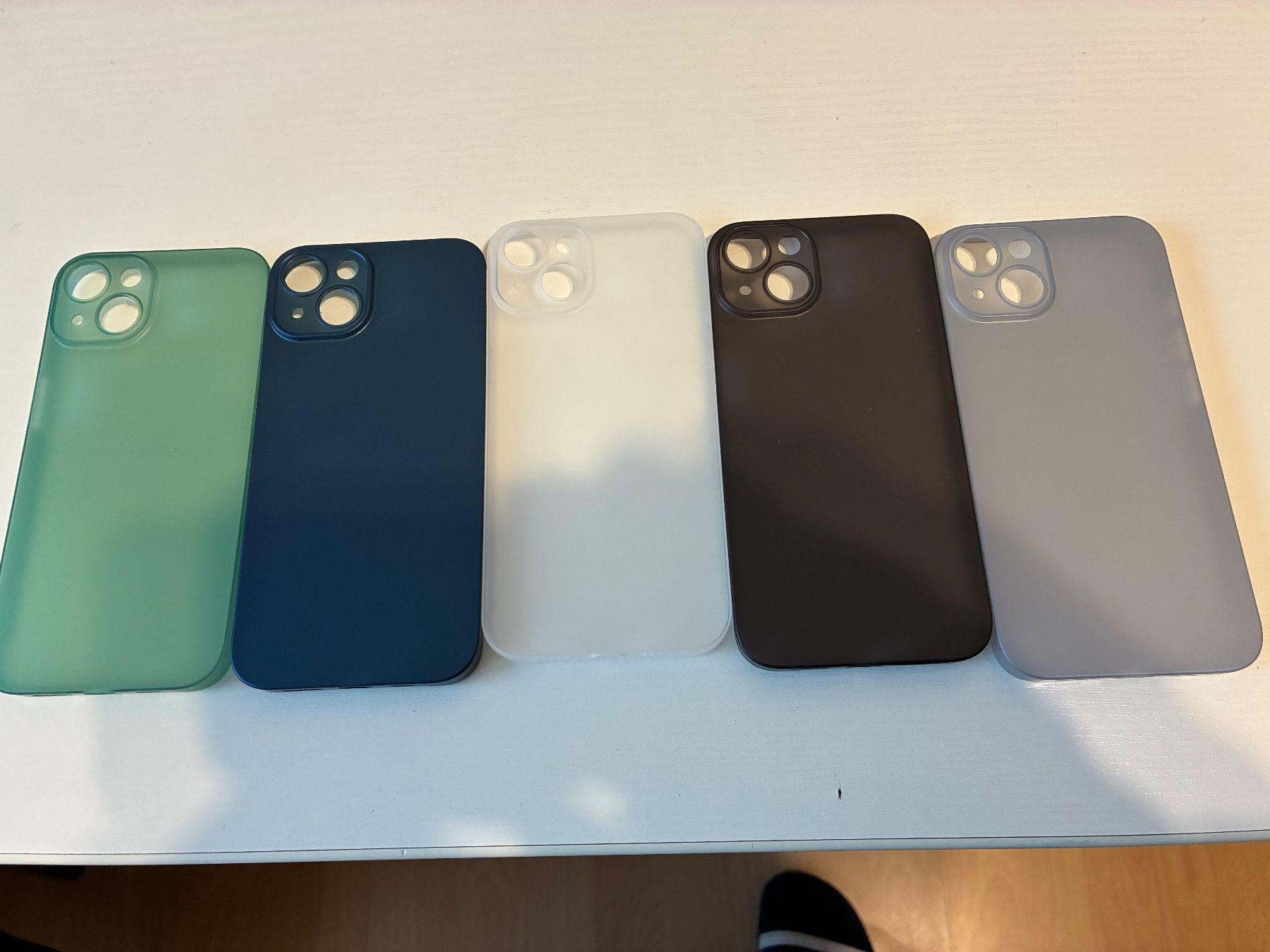 Apple Cover & Protezioni schermo: 5 Stk. Hülle iPhone 13 – Nuovo e nell'imballaggio originale da Aarau Rohr venduto da Sheeno 1