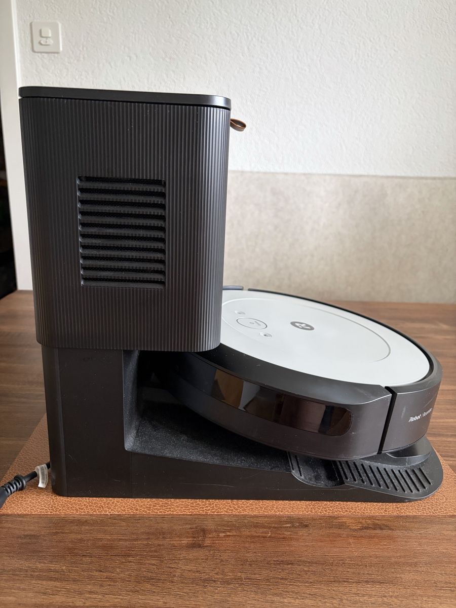Irobot Aspirapolveri & Accessori: iRobot Roomba i1+ mit Clean Base Absaugstation – Usato da Thun venduto da kleopatra87 1