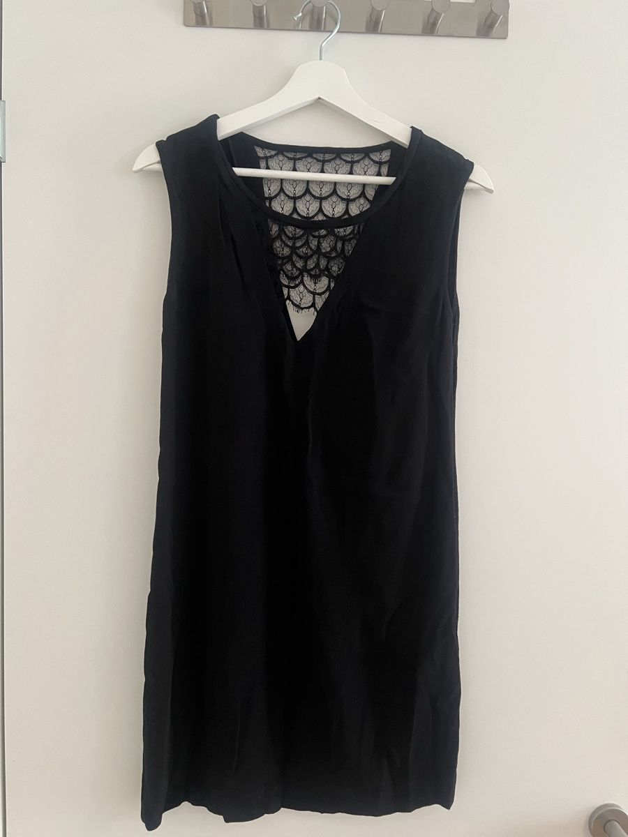 Sandro Robes: sandro Kleid mit Spitze – Neuf (Voir description) à Zürich par Honeybee7