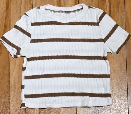 Lässiges T-Shirt mit Streifen, Grösse S - Perfekt für Sommer