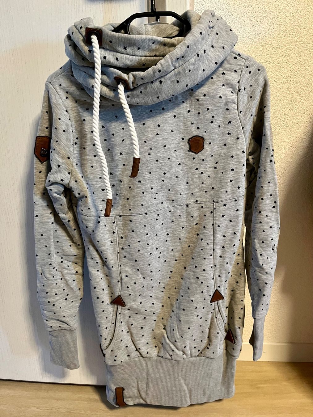 Naketano Maglioni & Felpe: Naketano Damen Pullover Sweatjacke Gr. M – Nuovo (secondo la descrizione) da Frauenfeld venduto da Repsol_Vani