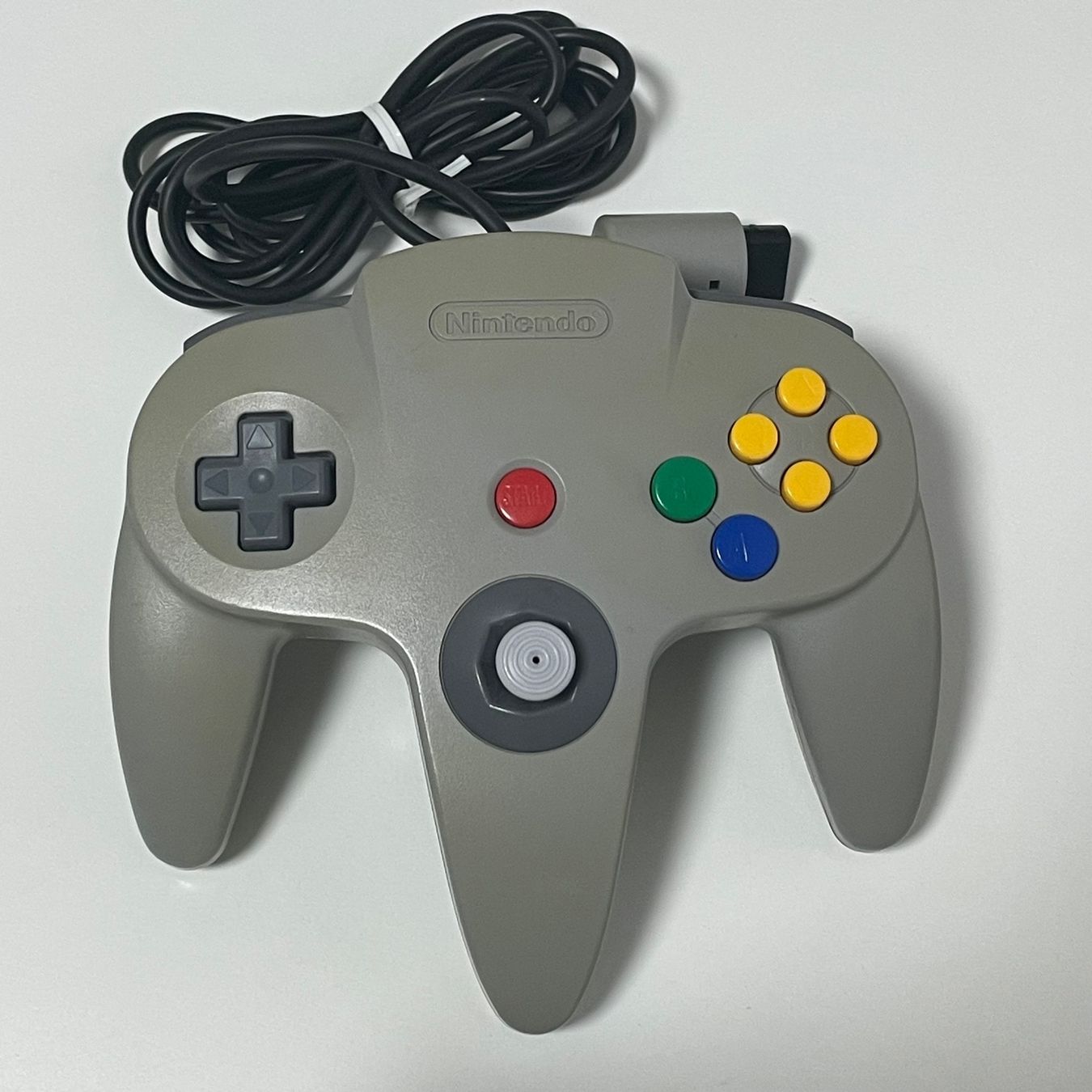 Nintendo Manettes: n64 Controller Grau – D'occasion à Mollis par GamingCorner
