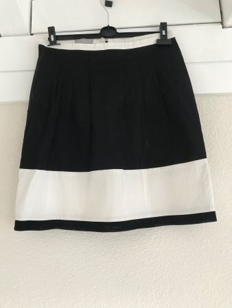 Sehr eleganter, schwarz-weisser Rock Gr M