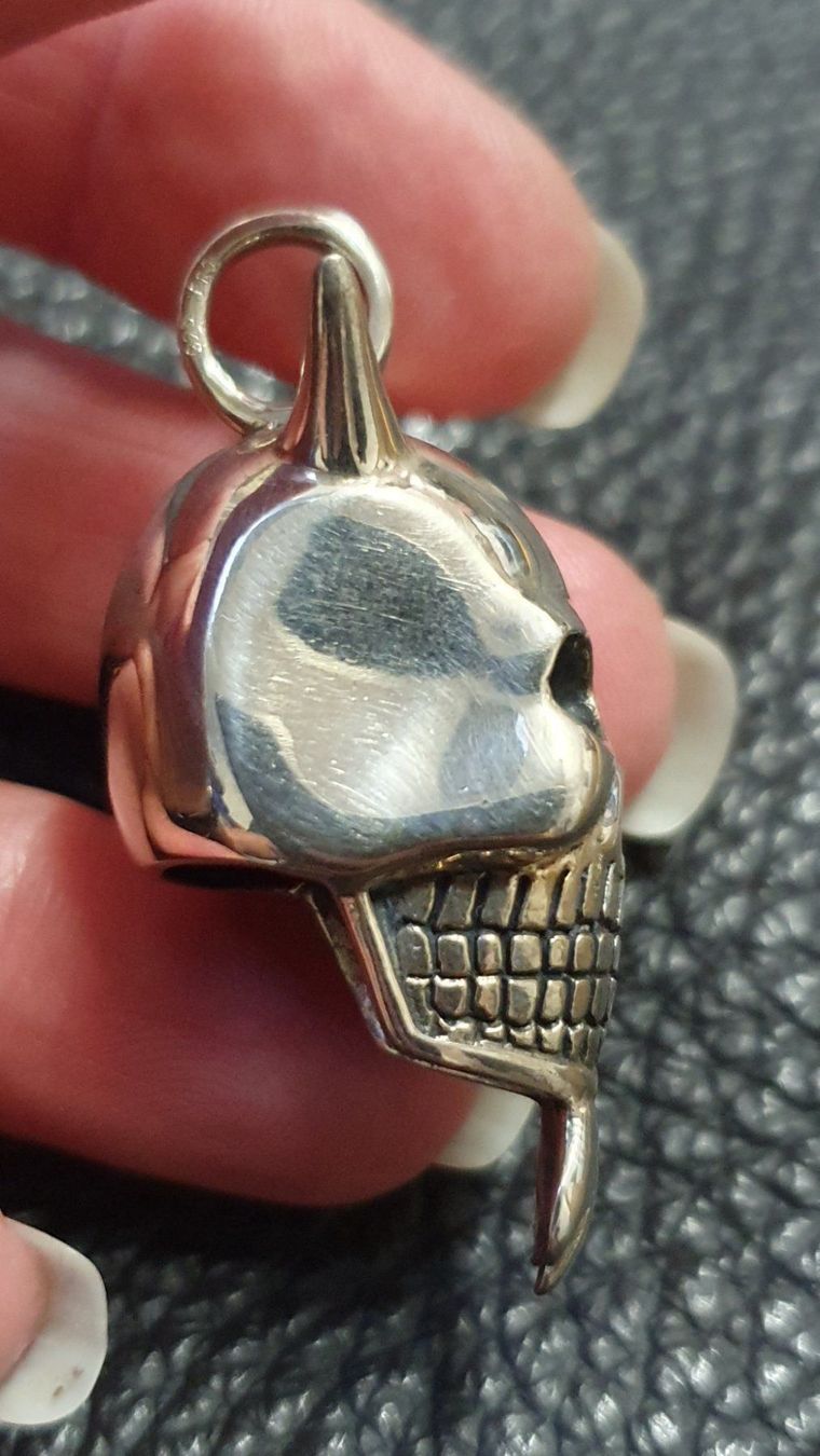 Ciondoli: Neu: Silber Skull Anhänger mit Bärtchen / 925 Silber – Nuovo (secondo la descrizione) da Muri AG venduto da Edlerweiss-Schwarz 1