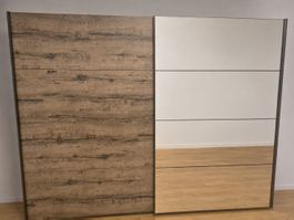 Kleiderschrank mit Schwebetüren