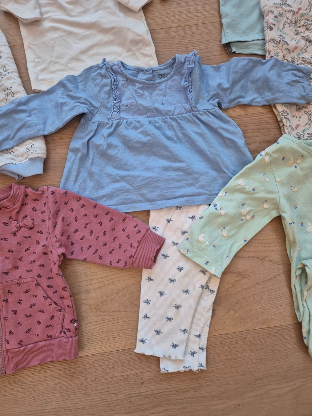 Ensembles coordonnés: Kleiderpaket 19pcs, Gr. 62/68, Mädchen – D'occasion à Goldau par simona.dettling 3