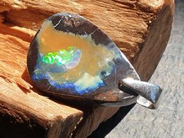 Boulder Opal Anhänger.