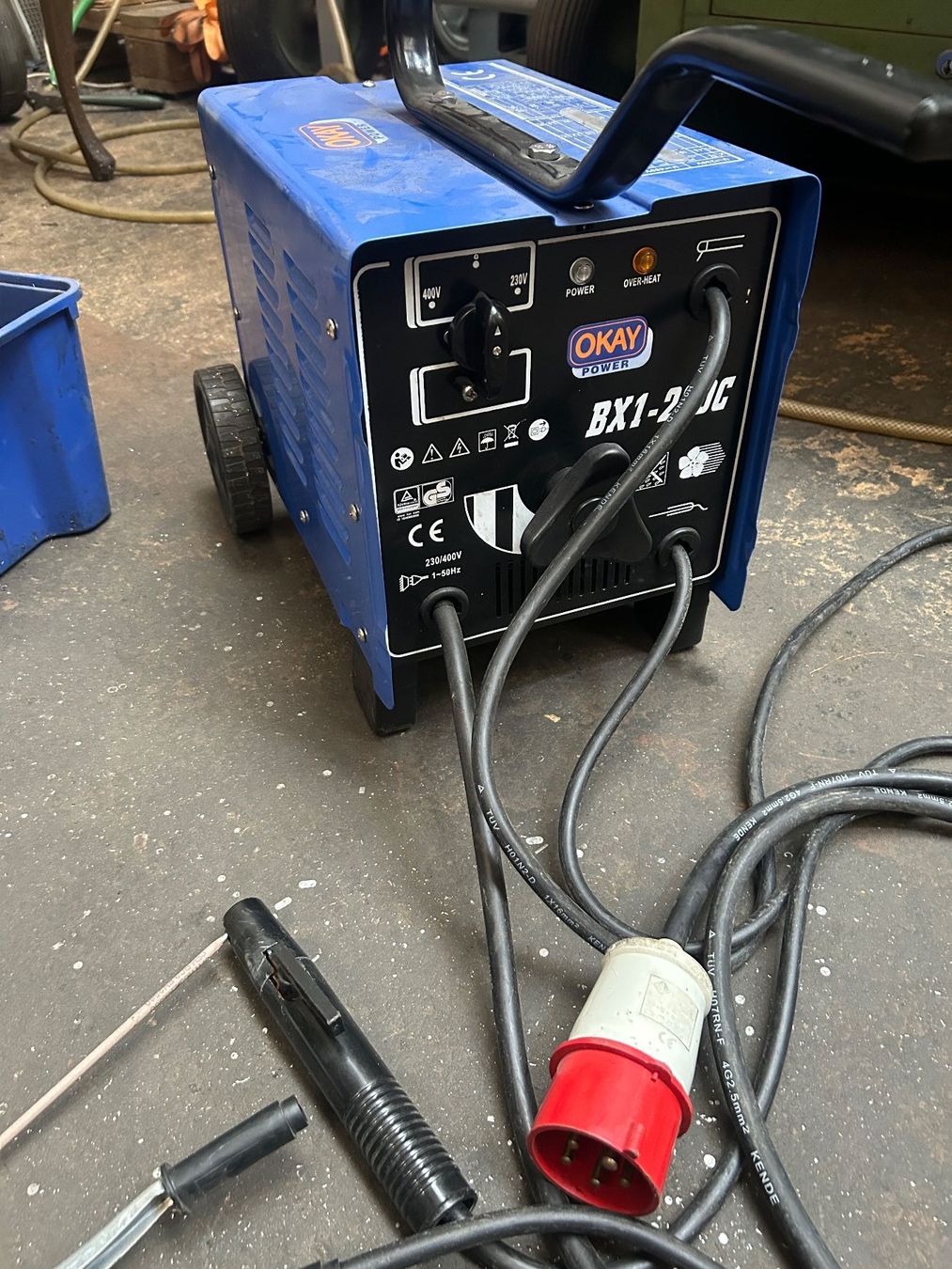 Postes à souder: Elektroden Schweissgerät 400V 16A – D'occasion à Untersiggenthal par sinamoll 2