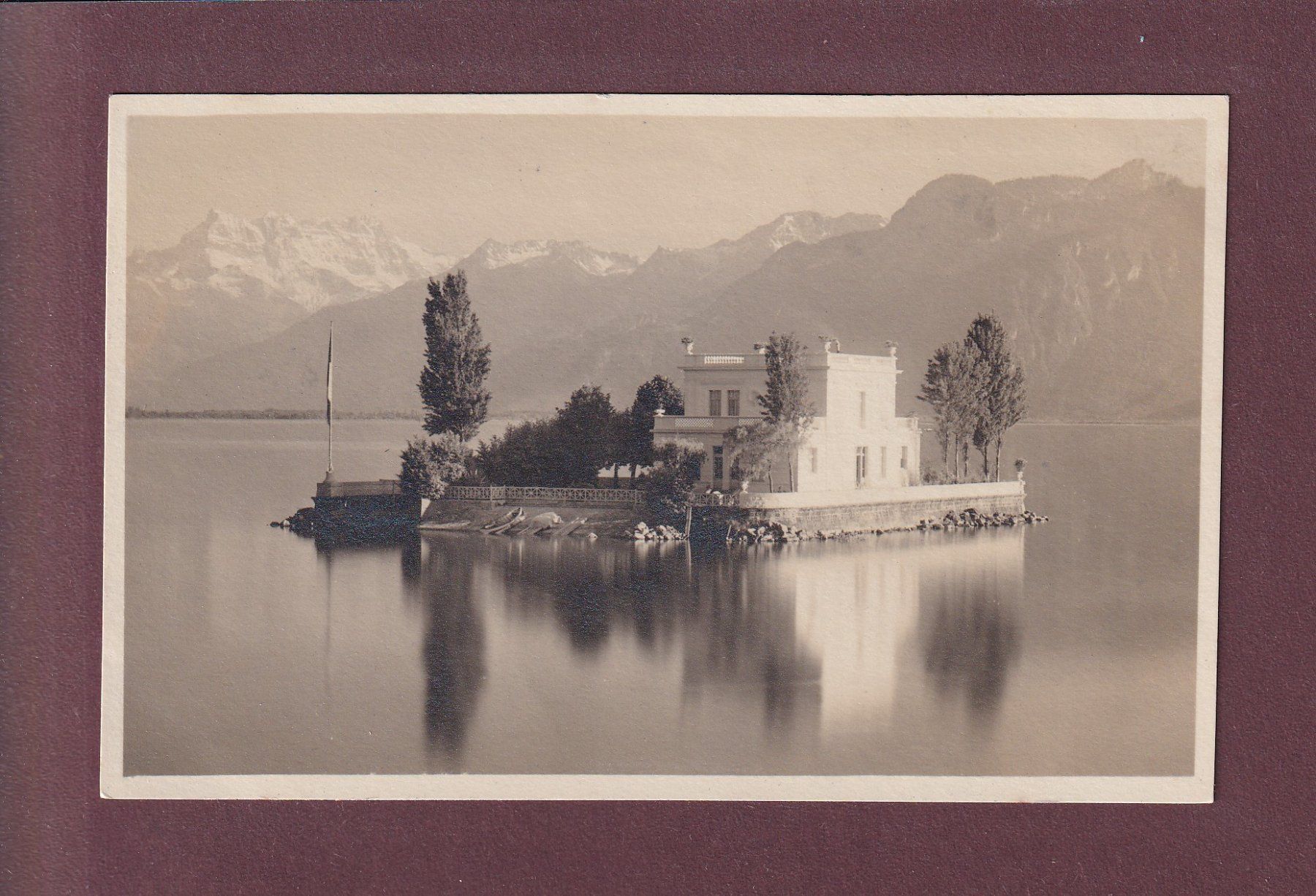 Cartoline postali: CLARENS - Île de Salagnon – Usato da Pully venduto da nicecards