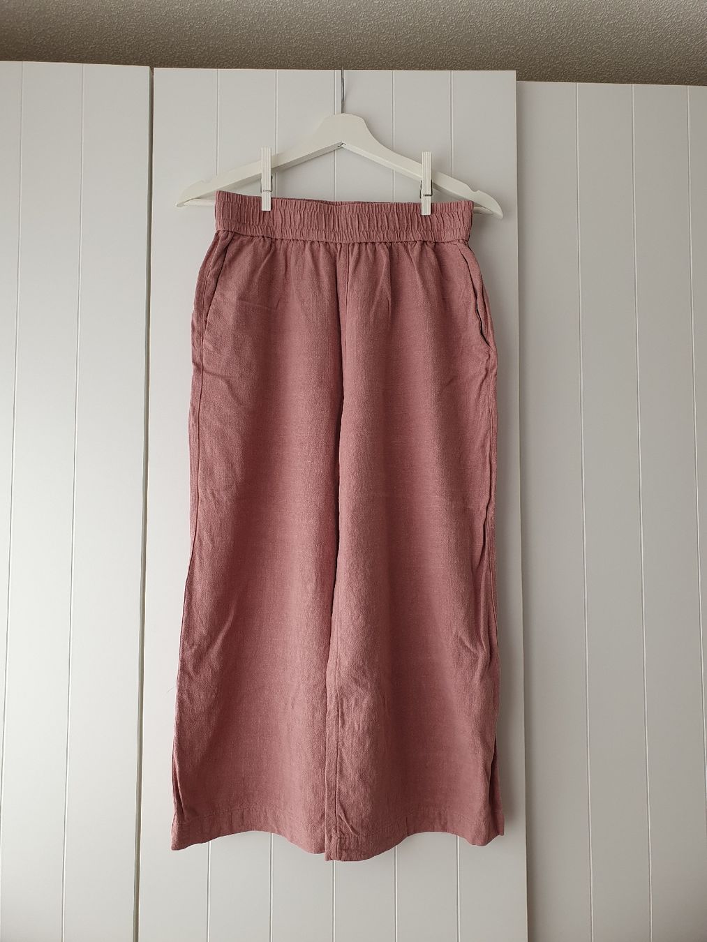 Pieces Pantaloni: Rosafarbene Stoffhose S/36 – Usato da Wetzikon ZH venduto da FundusFuchs