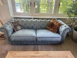 Jeans-Sofa im Chesterfield-Stil  Vintage-Look