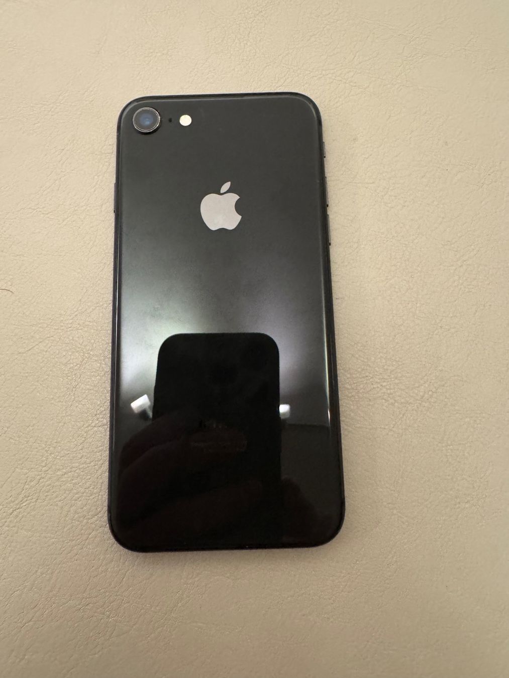 Apple Telefoni cellulari / Smartphones: iPhone 8 – Usato da Adliswil venduto da Busys 3