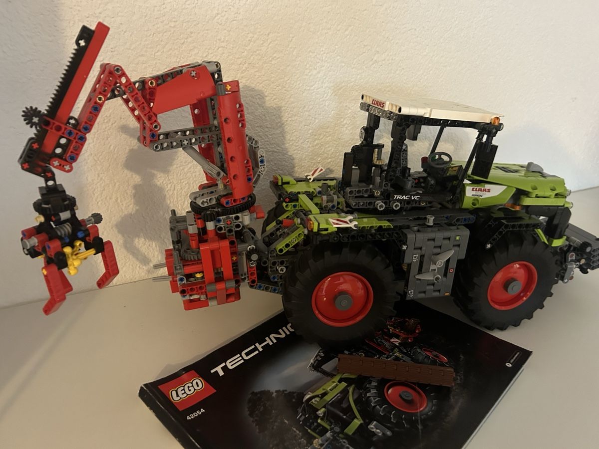 Lego Kit di costruzioni: Lego Technic Claas Xerion 5000 Trac VC 42054 – Usato da Wegenstetten venduto da Pumukel85 3