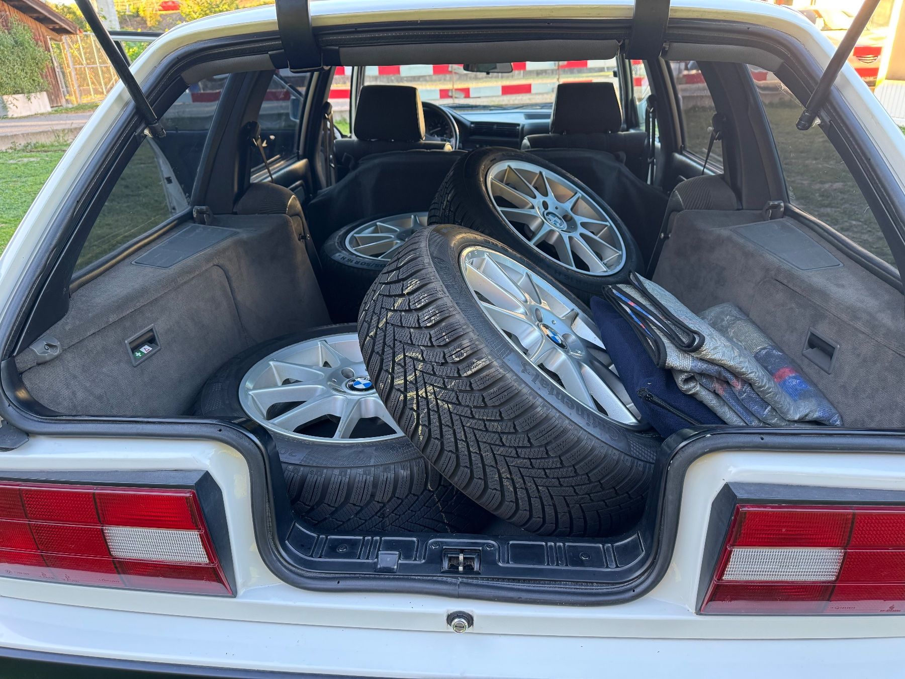 BMW Automobili: BMW 325iX Touring E30 Handschalter 170PS "Emmenegger" – Usato da Andelfingen venduto da werkstatt01 5