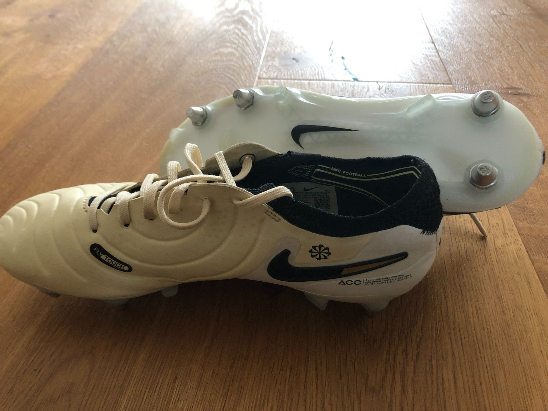 Scarpe da uomo: Fussballschuh Stollen Nike Tiempo – Nuovo (secondo la descrizione) da Oberkirch LU venduto da raf_wm7g