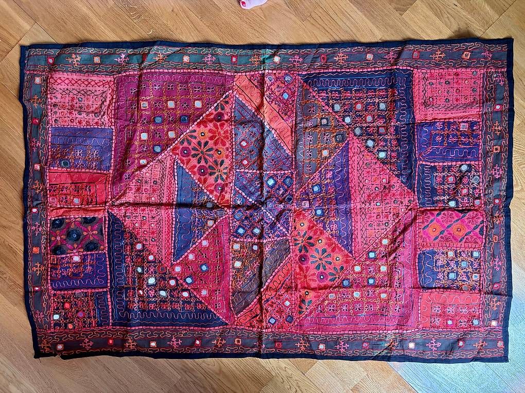 Coperte: Ensemble textile artisanal indien: coussins et plaids – Usato da Lausanne venduto da Aei_NCB7 4