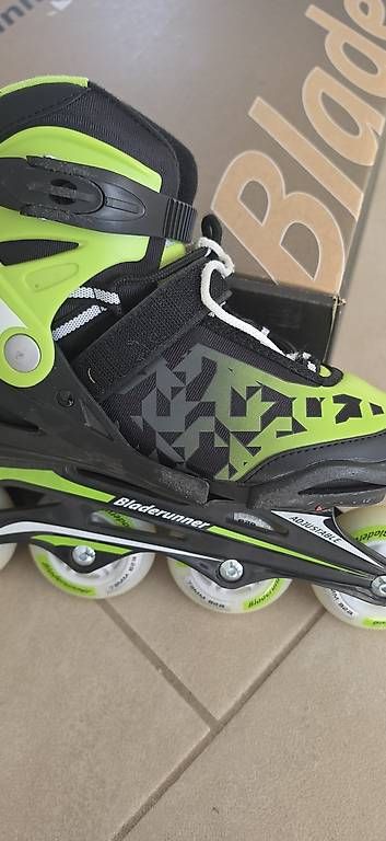 Inline-Skating & Rollschuhe: Rollerblade Bladerunner mit Leuchtrollen Gr. 29-33 – Gebraucht aus Rubigen von Sabsani 1