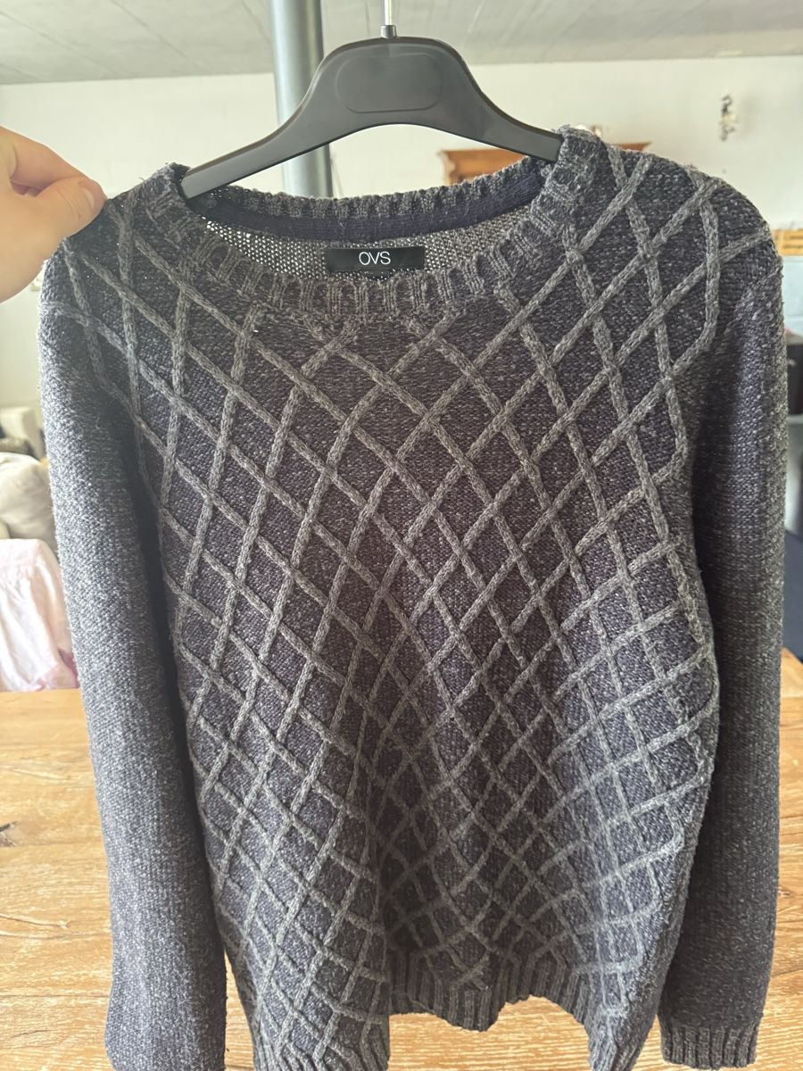 Pulls & Sweat-shirts: OVS Pullover Grösse L – D'occasion à Winterthur par dim_prz7