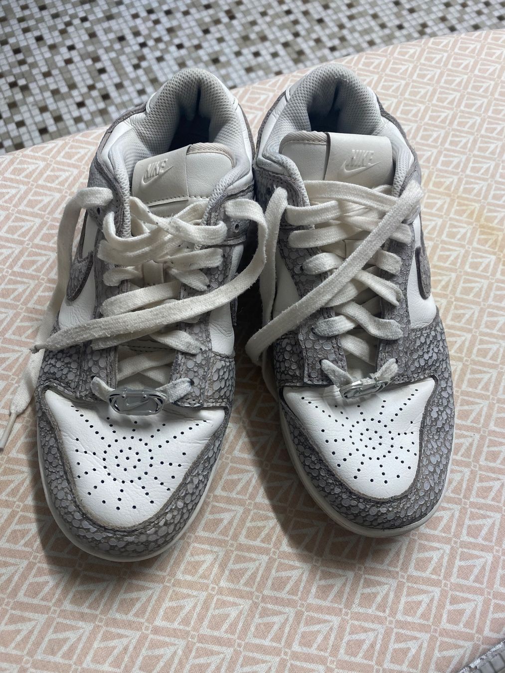 Nike Herrenschuhe: Nike Dunk Low Grey Python gr 40 – Gebraucht aus steinen von
