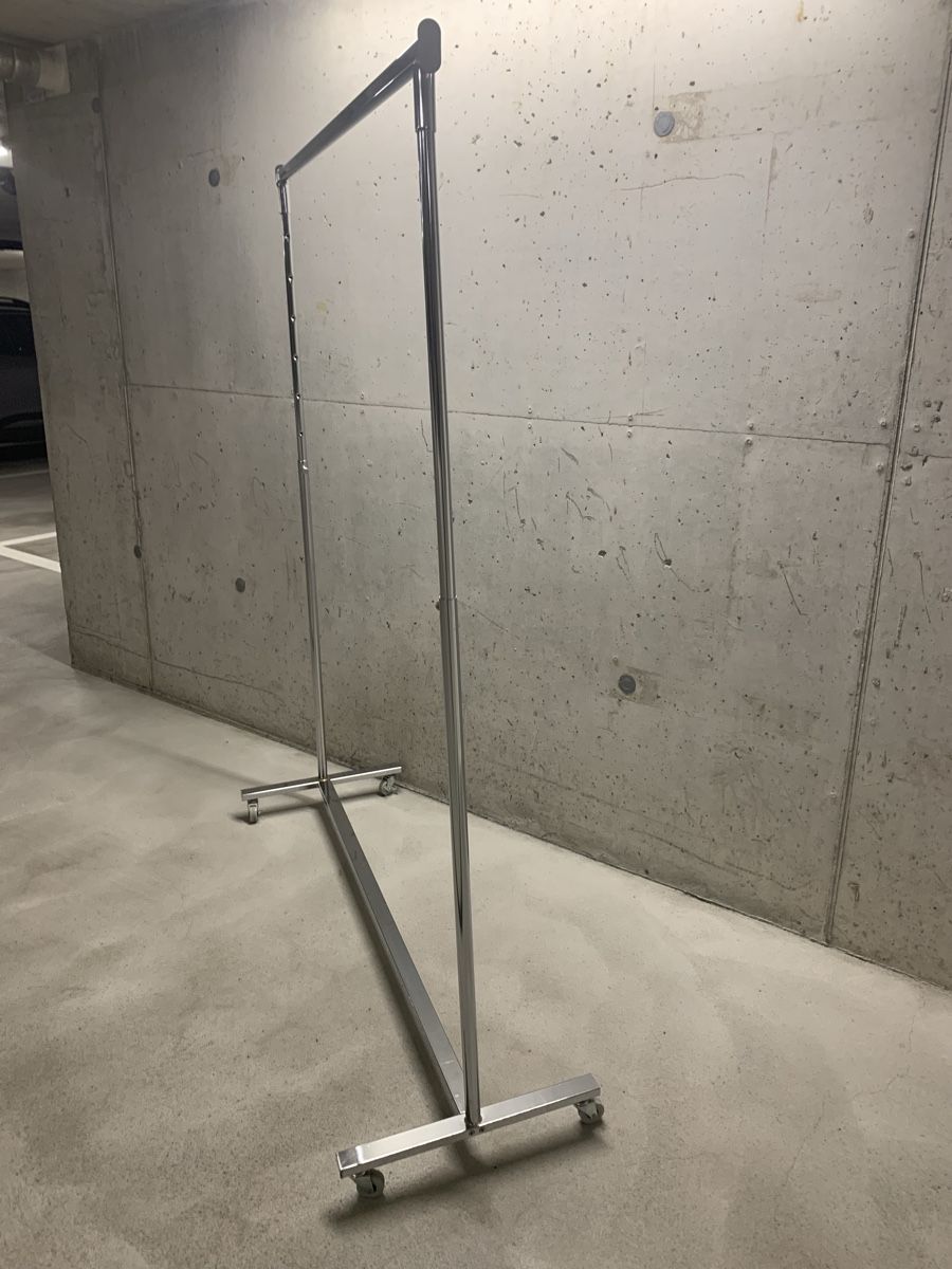 Altro in Decorazioni & Accessori: Kleiderständer Chrom ausziehbar  – Usato da Grüningen venduto da Matyi21 2