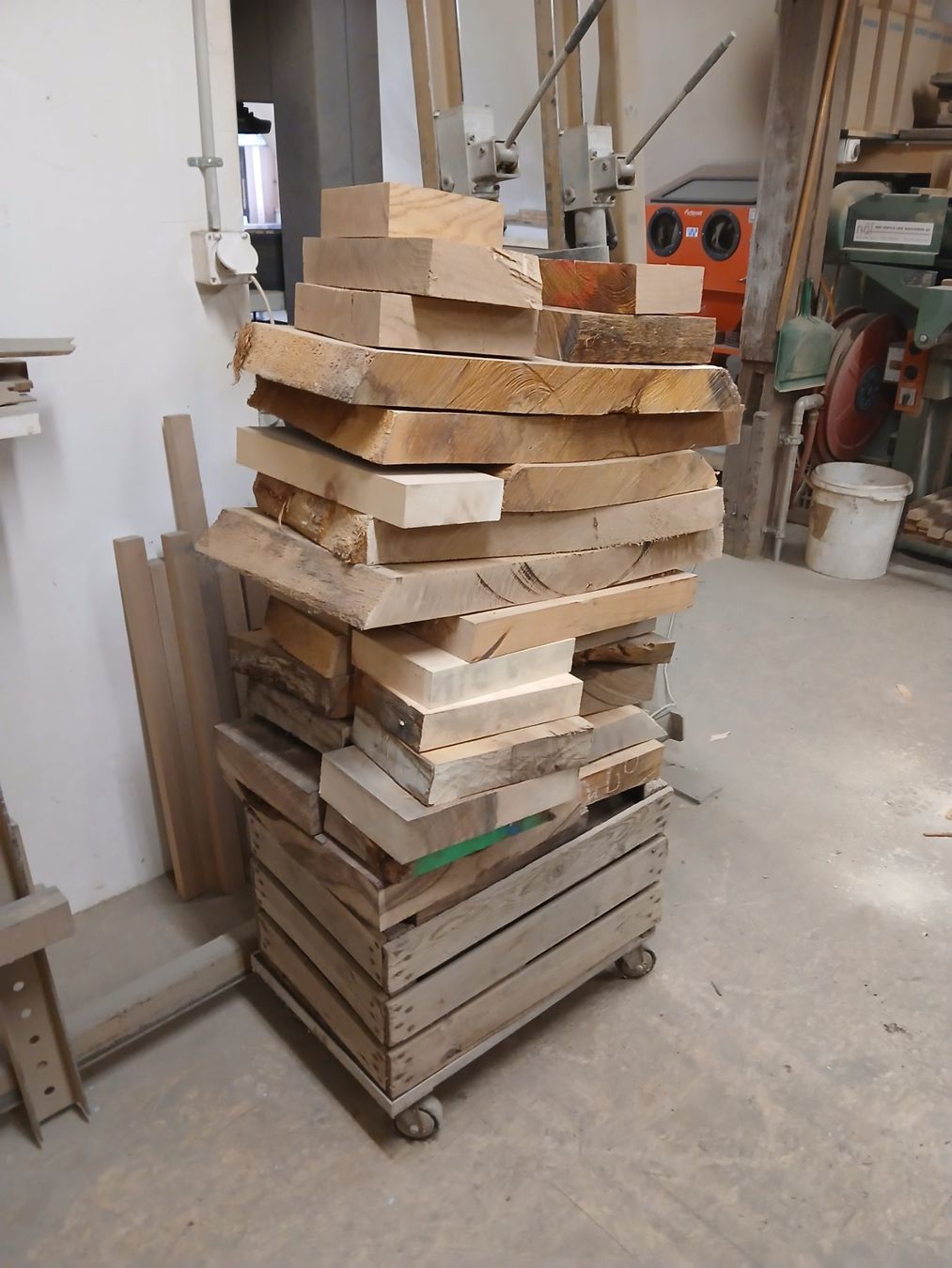 Articoli in legno: Drechselhoz – Usato da Altishofen venduto da Rossi464