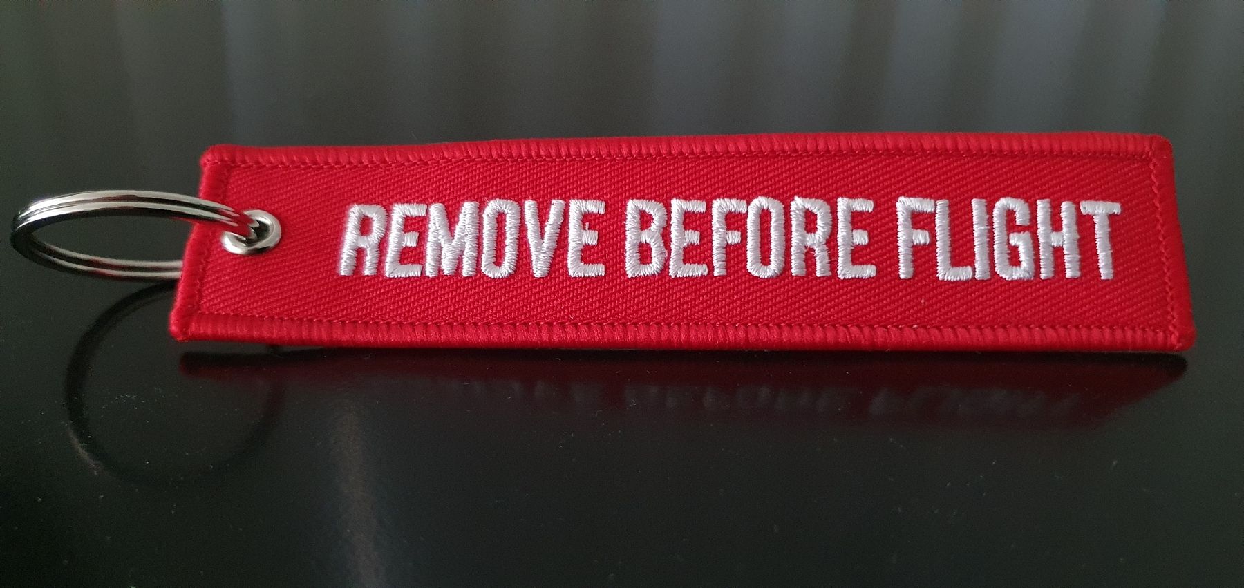 Portachiavi: Schlüsselanhänger "REMOVE BEFORE FLIGHT" – Nuovo e nell'imballaggio originale da Meggen venduto da goelfu09 2