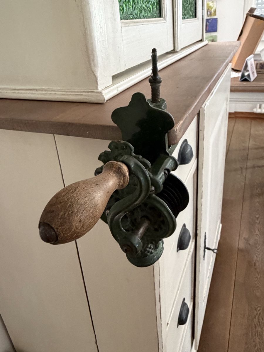 Appareils de cuisine: Antike Nuss Raspel – D'occasion à Tagelswangen par Gizzmo..77 2