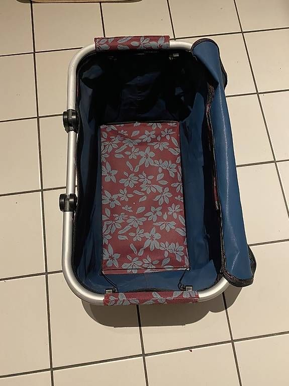 Sonstiges für Haushalt & Wohnen: Faltbarer Picknickkorb/Einkaufskorb – Gebraucht aus Zürich von uts_789v 3