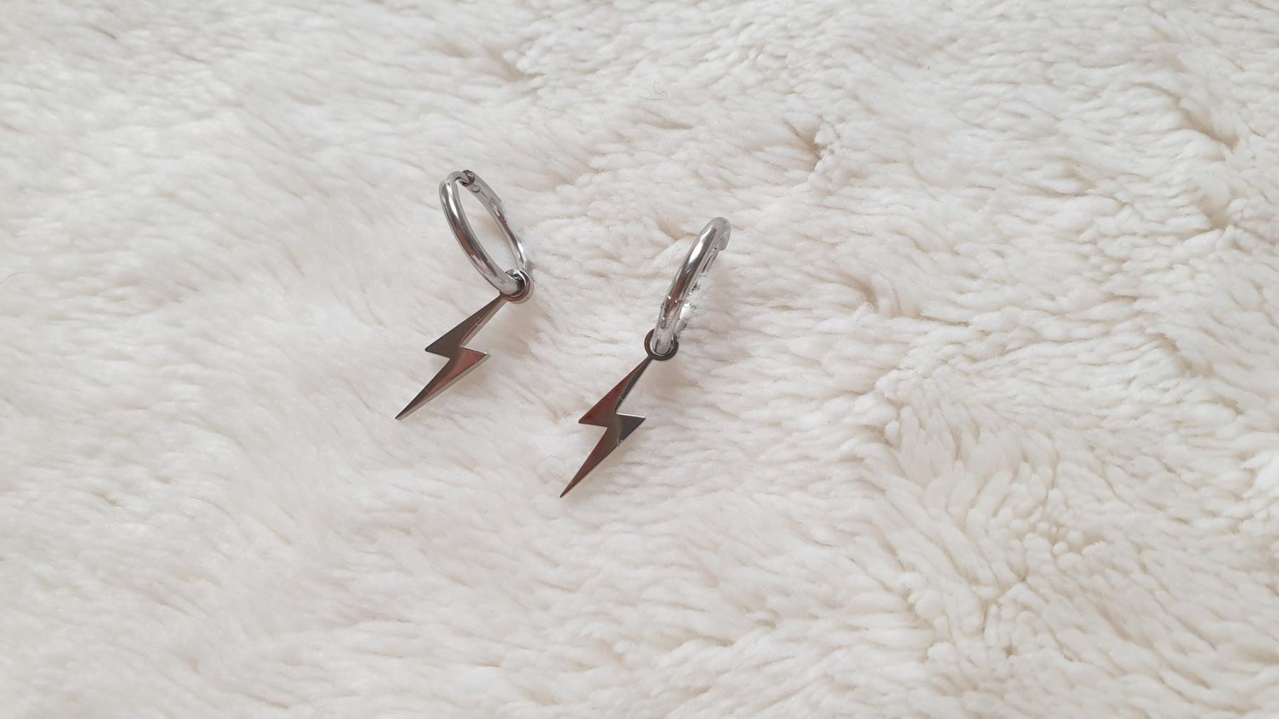 Boucles d'oreille: Ohrringe "Blitz" – Neuf avec emballage d'origine à Würenlos par Abracadabra26