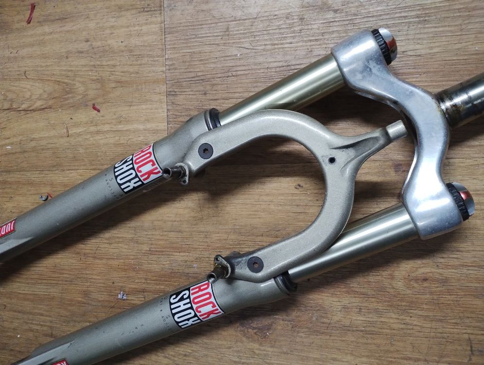 Fourche Suspension Rock Shox Judy XC Pour VTT 26" - Course 80mm (annoncé 100mm), Sans Filetage, Frein V/disque, Occasion