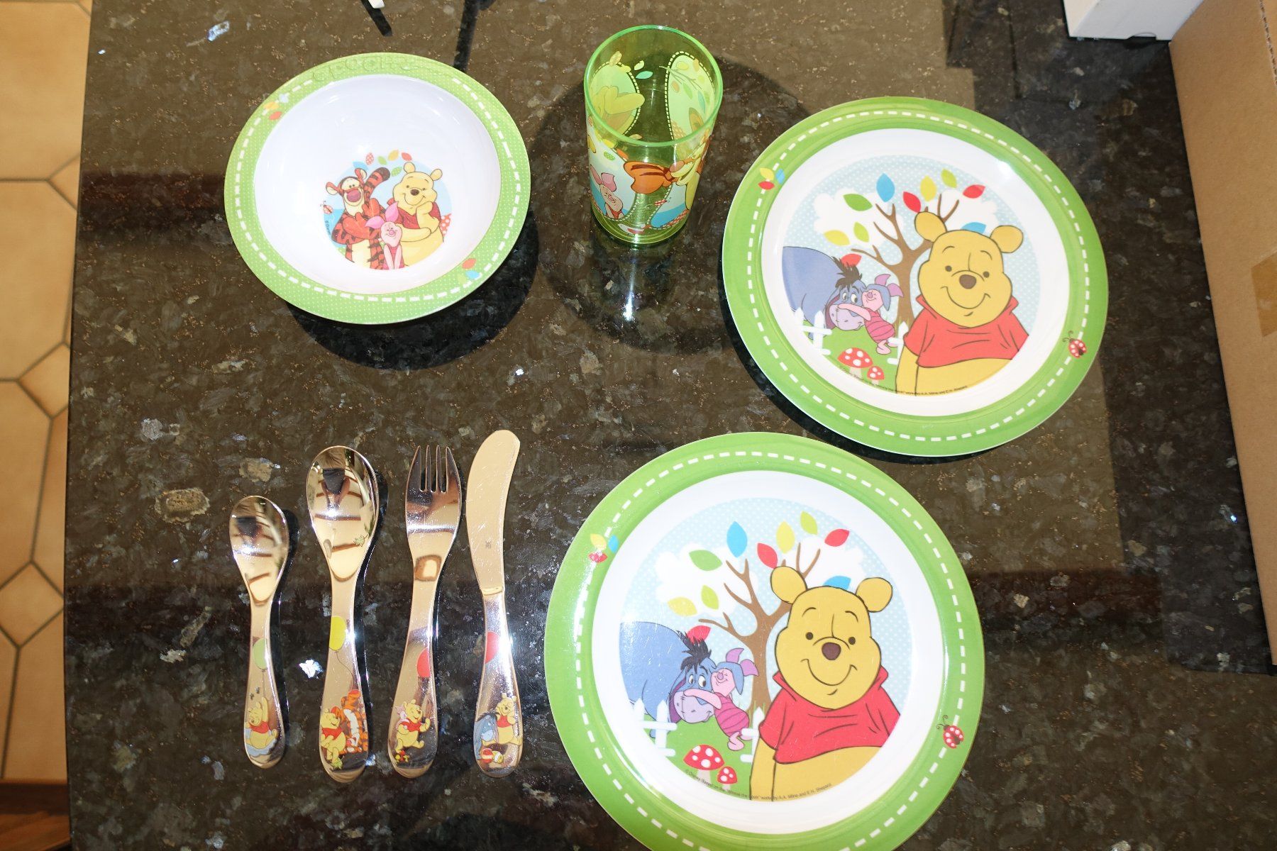 Disney Geschirrsets: Winnie Puuh Geschirr Set Kinder – Gebraucht aus Pâquier-Montbarry von phi_5v2r 4