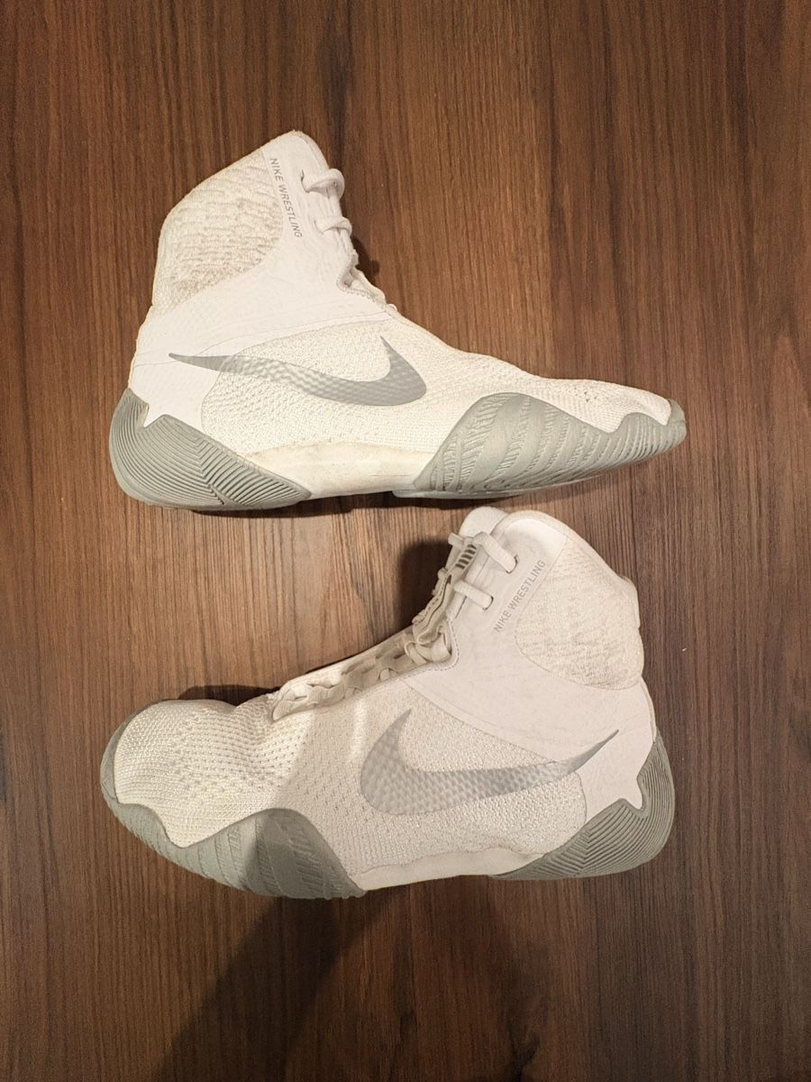 Nike Chaussures hommes: Nike Tawa Grey – D'occasion à Seengen par Matrix2020 5