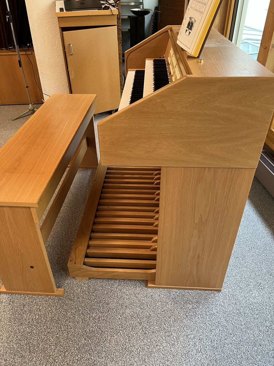 Strumenti musicali: Orgel Content Etude, Eiche hell, inkl. Sitzbank - Top Zustan – Usato da Rüti ZH venduto da Walti0 6