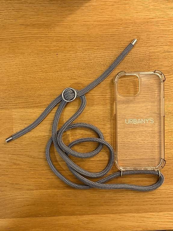 Coques & Protection écran: URBANY'S - Iphone 15 Case / Hülle mit Handykette  – D'occasion à Bern par danielle90