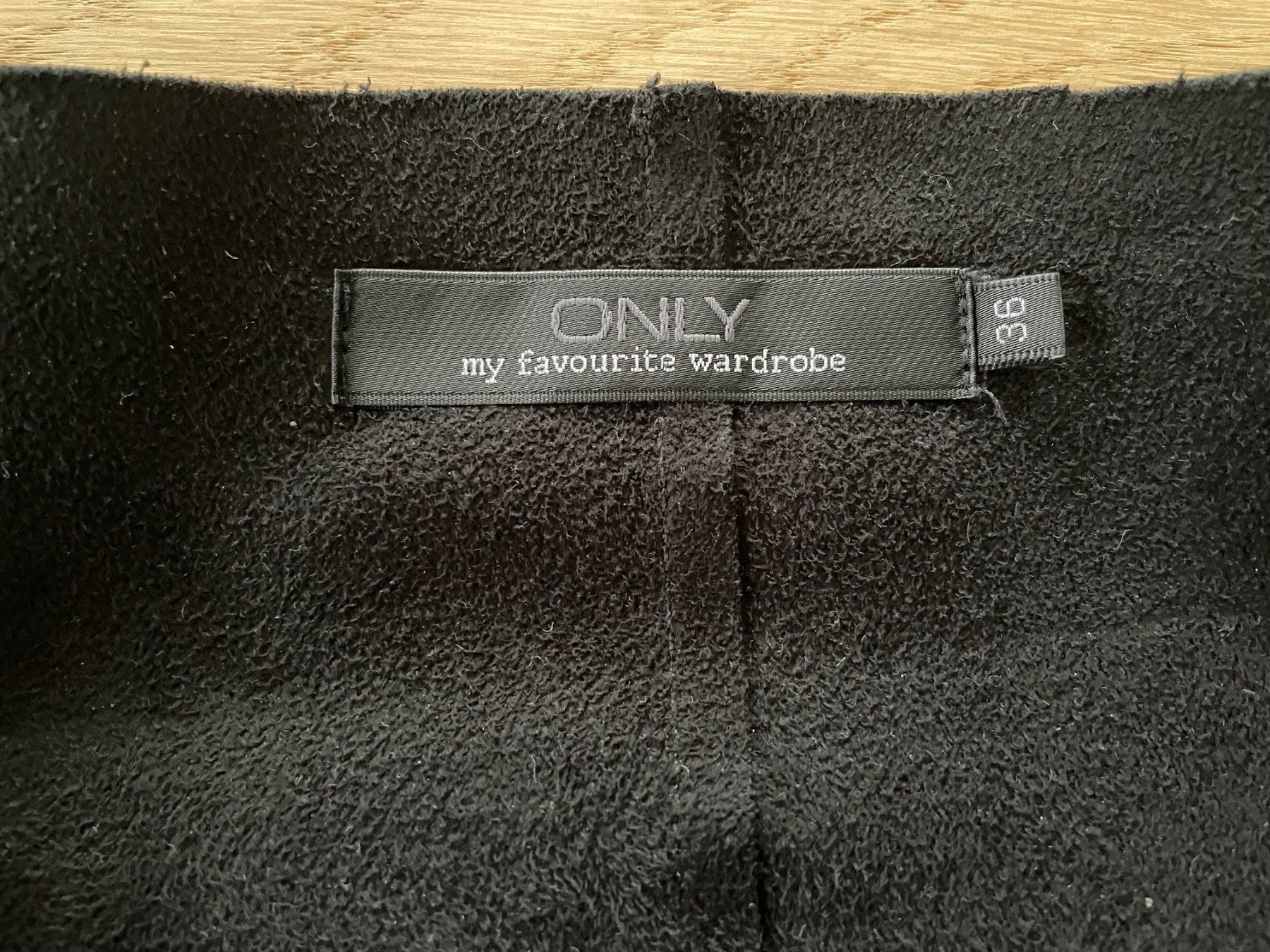 Only Giacche: schwarze Übergangsjacke – Usato da Eschenbach LU venduto da B.L.R 3