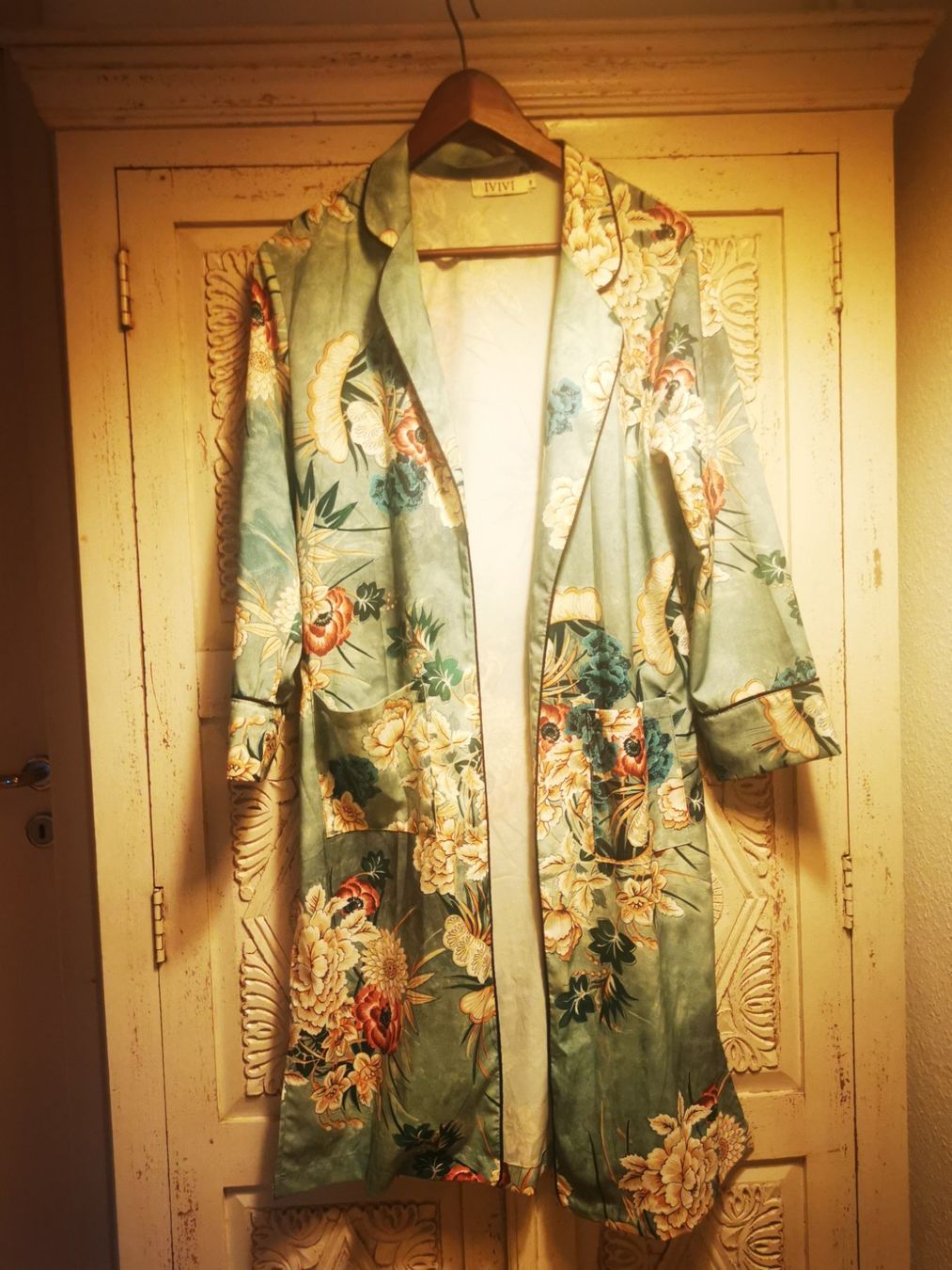 Arte internazionale: veste légere(kimono) – Usato da Genève venduto da rescateCH 1