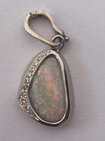Opal Anhänger Weissgold mit Brillanten