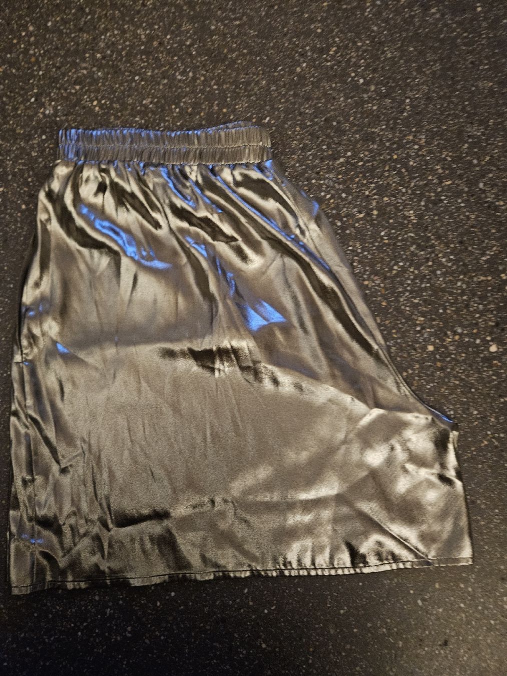 Sisley Pantalons: Hose kurz Gr 40 Gold glänzend  – Neuf (Voir description) à Anwil par tamoos 4