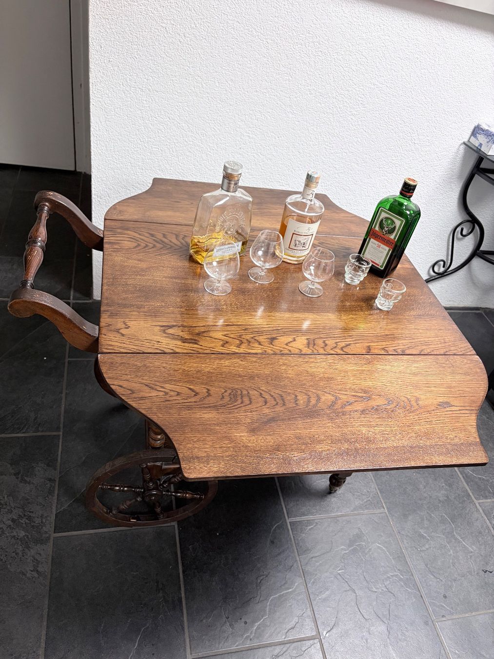 Carrelli di servizio: Servierwagen /Buffet aus Holz klappbar – Usato da Zäziwil venduto da Emlea 4