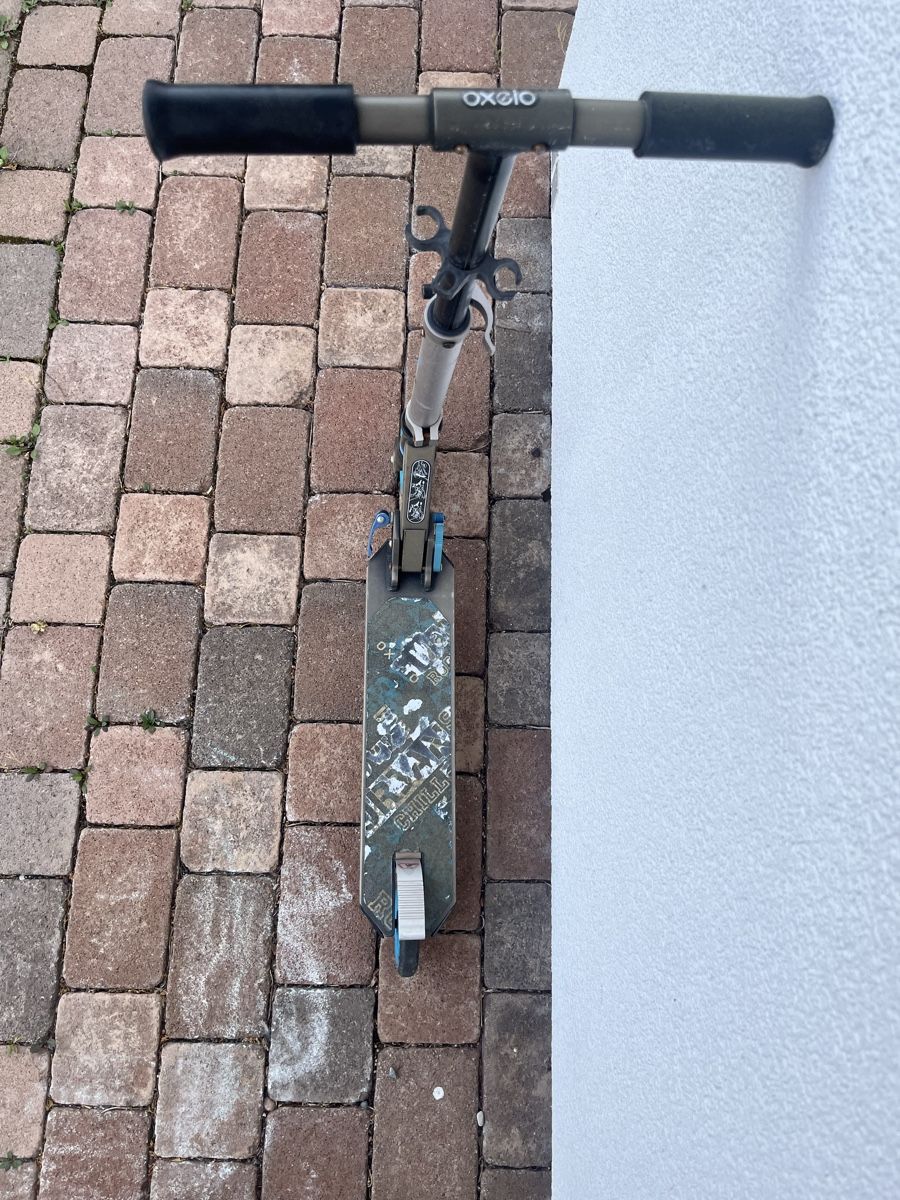 Decathlon Veicoli per bambini: Kindertrottinette Oxelo – Usato da Bottmingen venduto da Handora 1