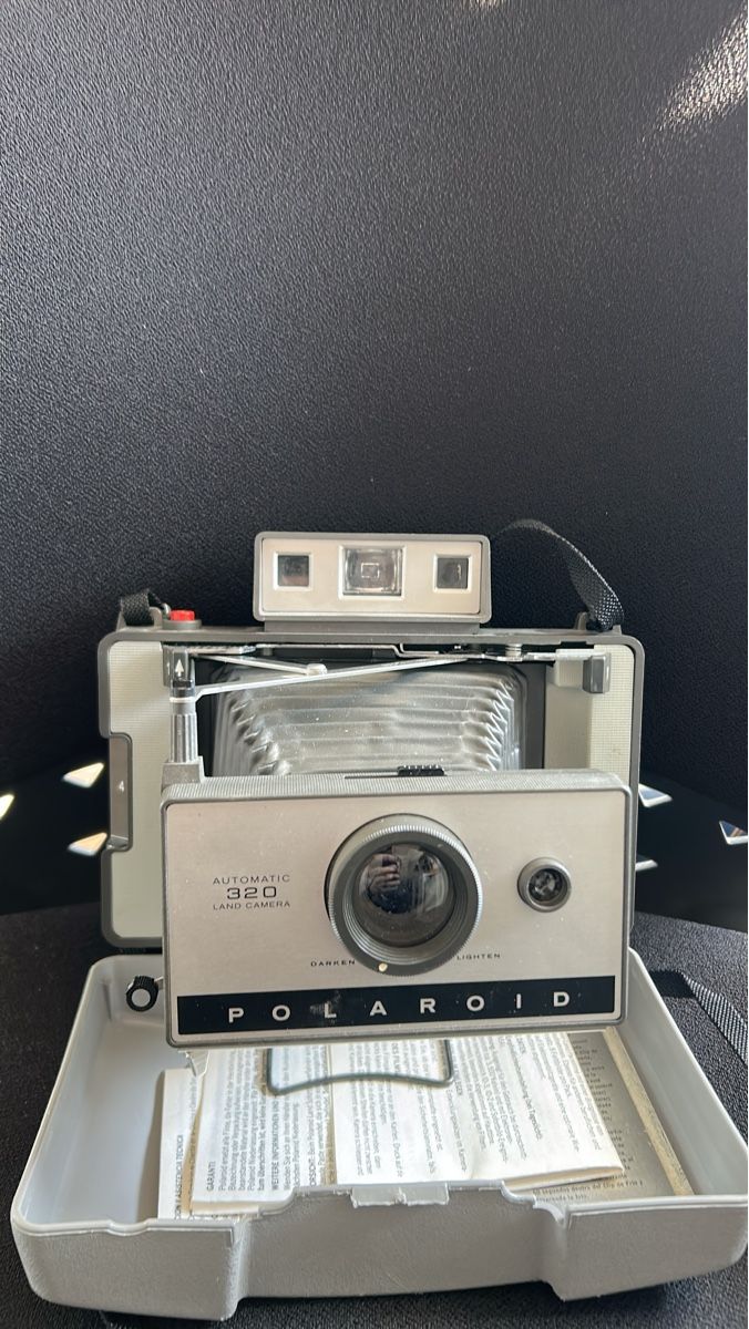 Polaroid Kamera: Kultige Polaroid Automatic 320 Land Camera Sofortbild – Gebraucht aus Dättwil AG von Staeublensen