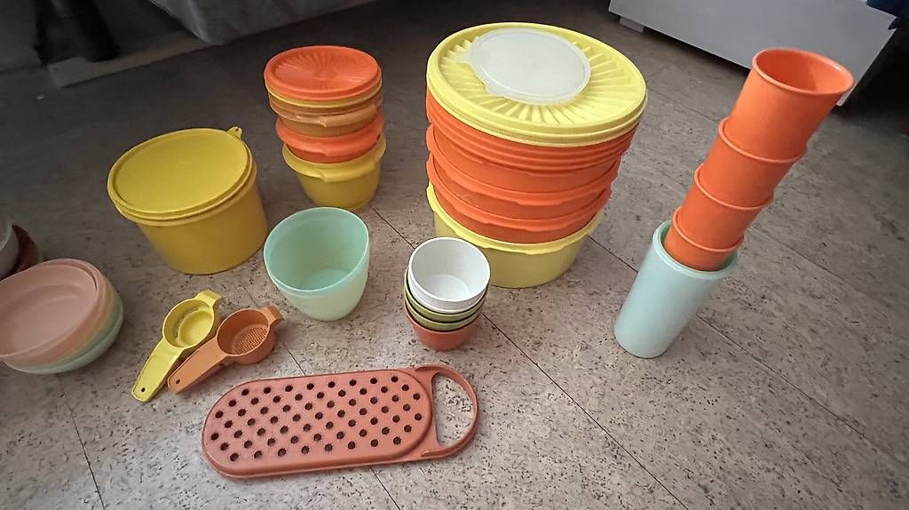Contenitori & Simili: Tupperware über 40 Objekte – Usato da Itingen venduto da Haefi