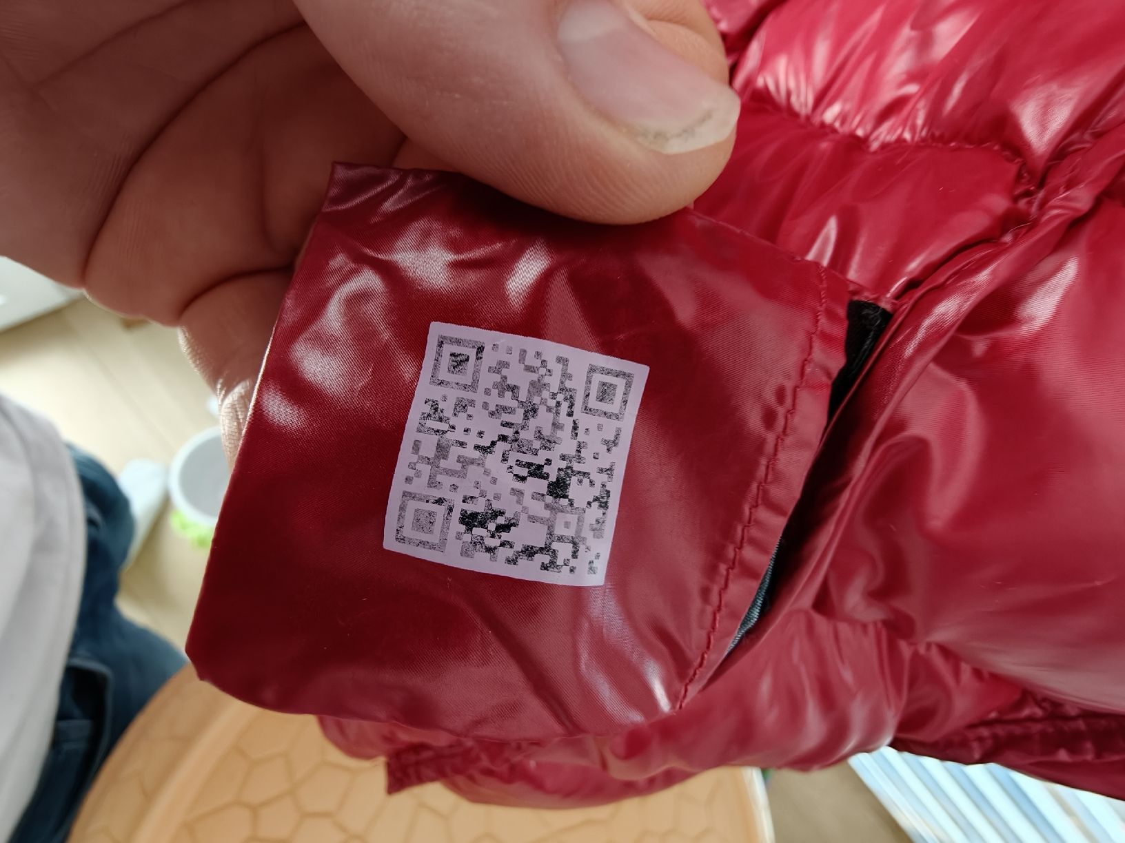 Jott Vestes: JOTT Daunenjacke rot mit Echtpelz Grösse S – Neuf (Voir description) à Sulgen par pen_hf7f 8