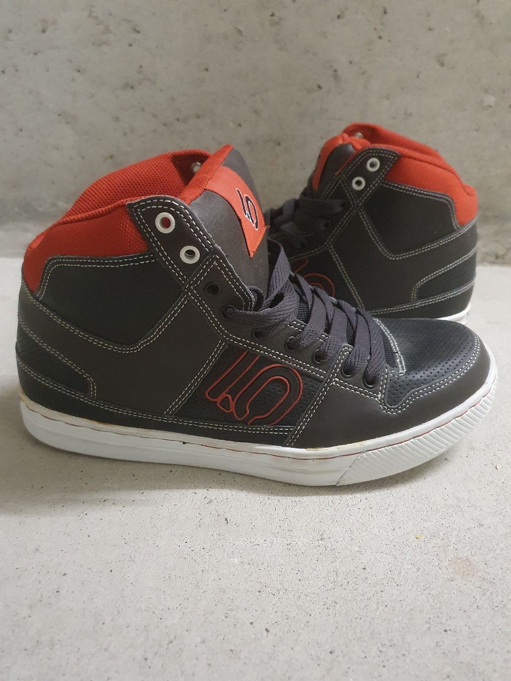 Scarpe da uomo: Five Ten 45 – Nuovo e nell'imballaggio originale da Basel venduto da germanbrickhouse