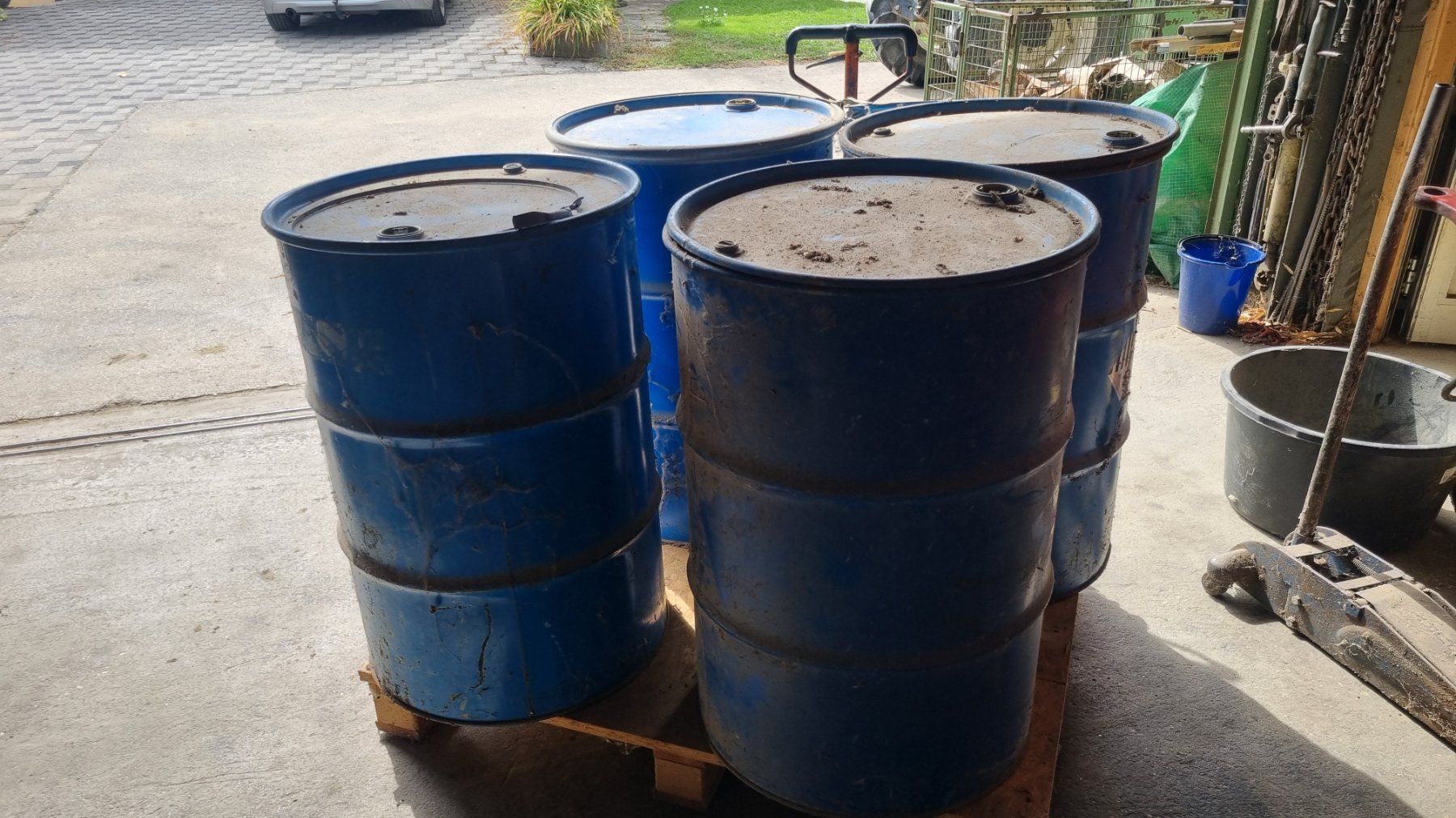 Accessori: Stahlfässer 200 liter mit Deckel – Usato da vinelz venduto da bebloch59 1