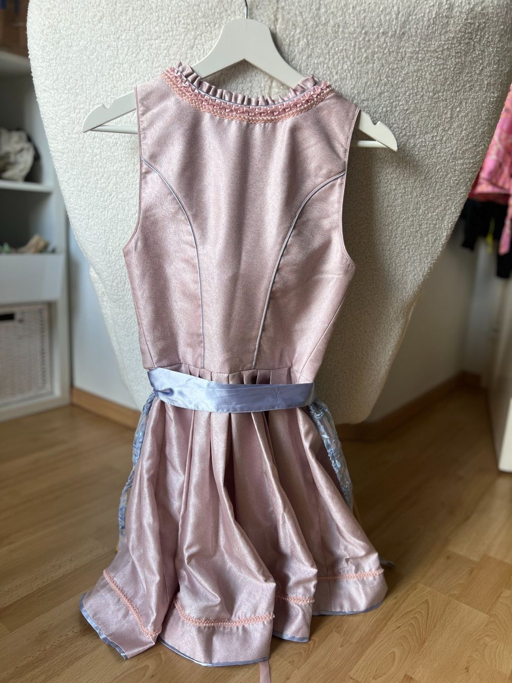 Costumi: Dirndl Krüger Madl rosa Grösse 34/36 – Nuovo (secondo la descrizione) da Wald ZH venduto da sarasv 1