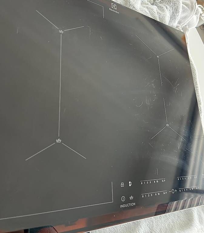 Herde: Plaque Induction ELECTRULUX  – Gebraucht aus Founex von vil_hyz2 4