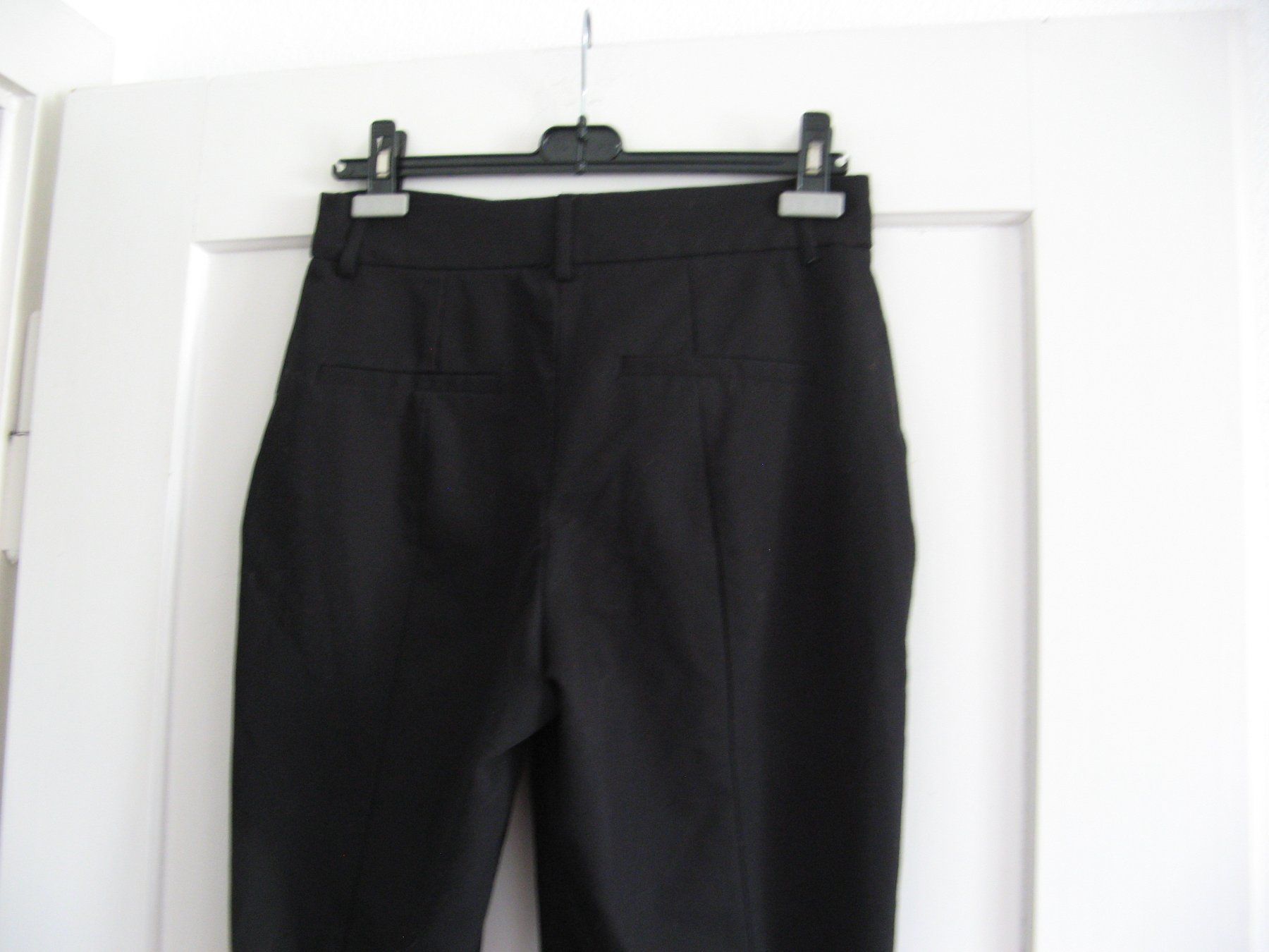 Na-kd Pantaloni: schwarze Hose Gr. 38 Na-kd – Usato da Zürich venduto da apil 4